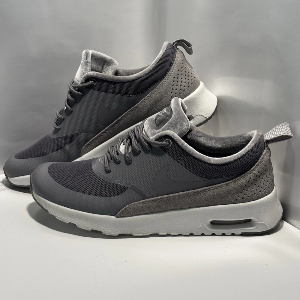 Nike Women's US Size 7.5 - Air Max Thea LX Gunsmoke